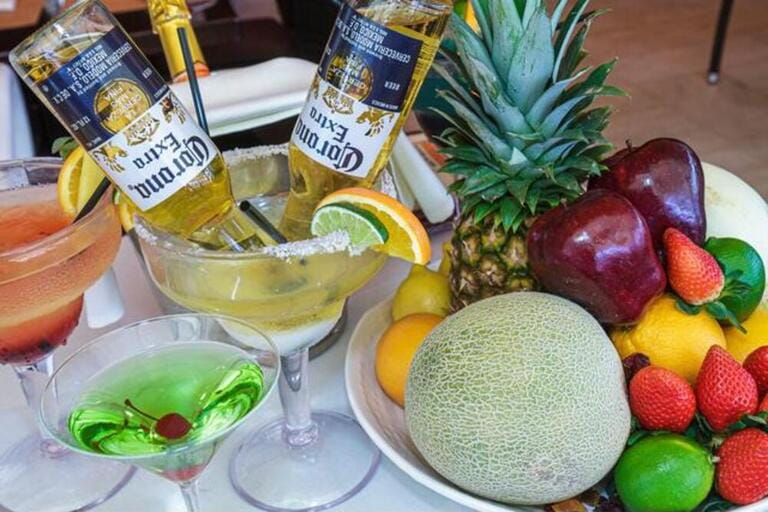 Miami Beach Florida,Ocean Drive,restaurant restaurants food dining cafe cafes,food display sale drink drinks,beer,fruit Miami Beach Florida,Ocean Drive,restaurant restaurants food dining cafe cafes,food display sale drink drinks,beer,fruit
